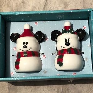 DISNEY MICKEY MINNI MOUSE SNOWMAN SALT AND PEPPER SHAKERS NIB CHRISTMAS